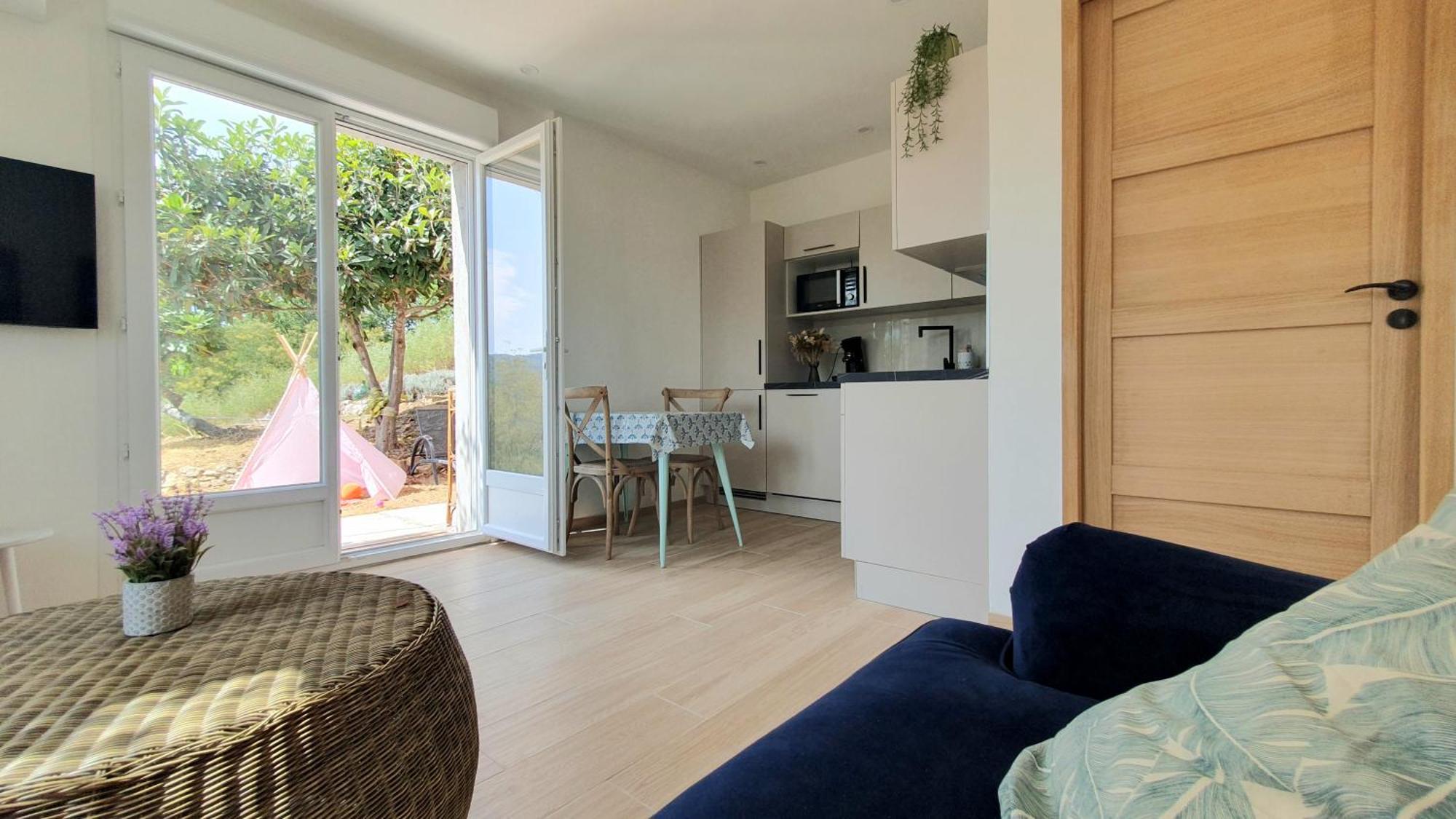 Calme Et Vue Panoramique Apartment เปโกมาส ภายนอก รูปภาพ